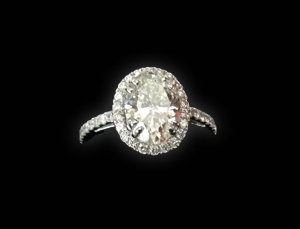 Oval diamond ring
