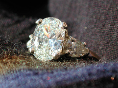 Stunning Oval Diamond: Jewelry Designer in Birmingham AL